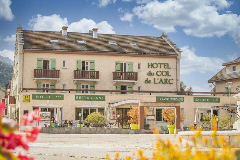 Logis Hotel - Le Col De L'Arc 라종베코 외부 사진